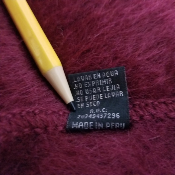 Alphca Camargo burgundy scarf from Peru - Picture 4 of 4